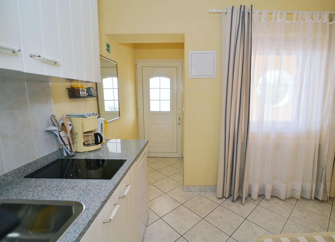apartment-kitchen-opatija